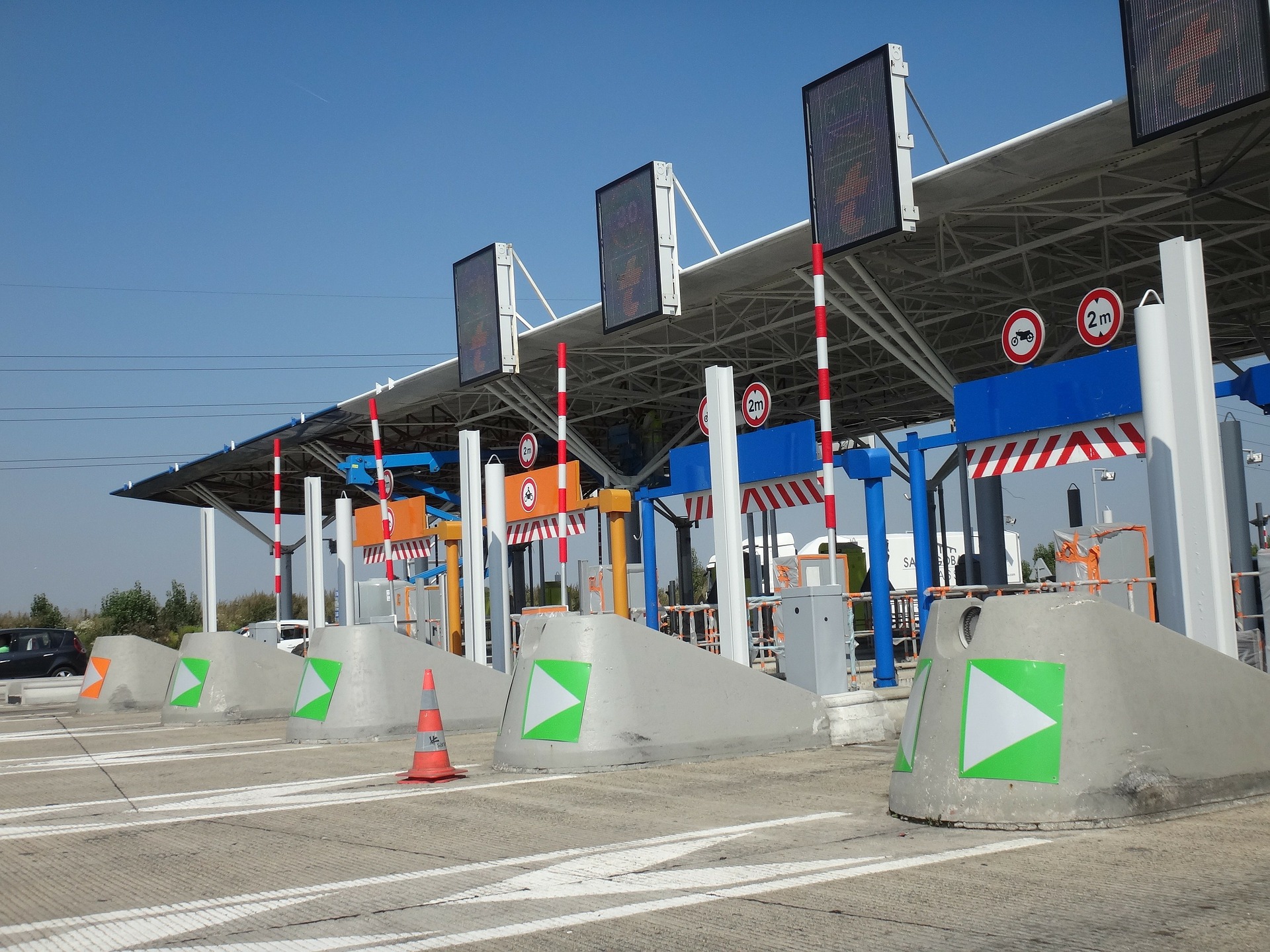 Toll driving in the French Riviera